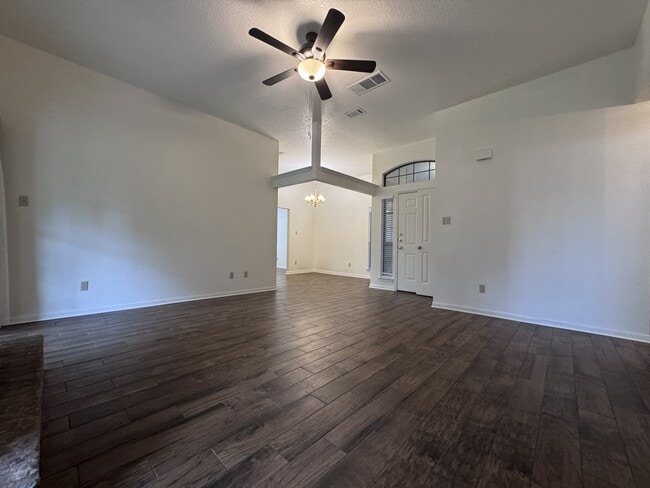Building Photo - 1801 Thomas Ct