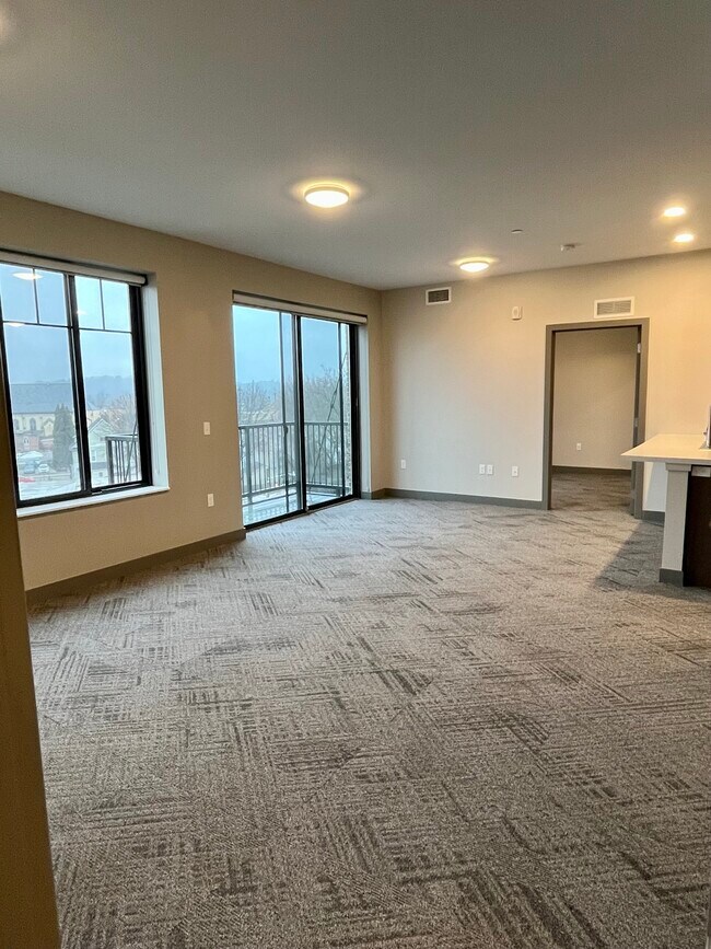 Stockbridge Apartments 636 1st St NW Grand Rapids MI 49504