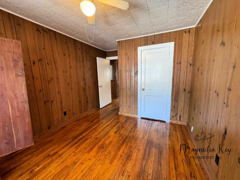 Building Photo - 7203 Porcher Dr