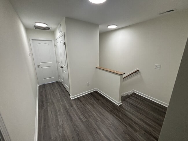 Building Photo - 606 S Blackmon St