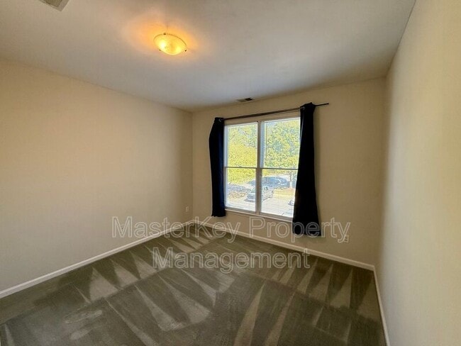 Building Photo - 800 Savannah Ridge Rd