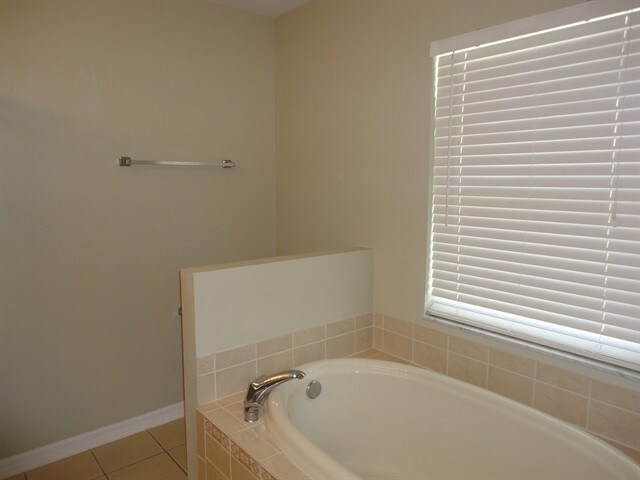 Building Photo - 7742 Citrus Blossom Dr
