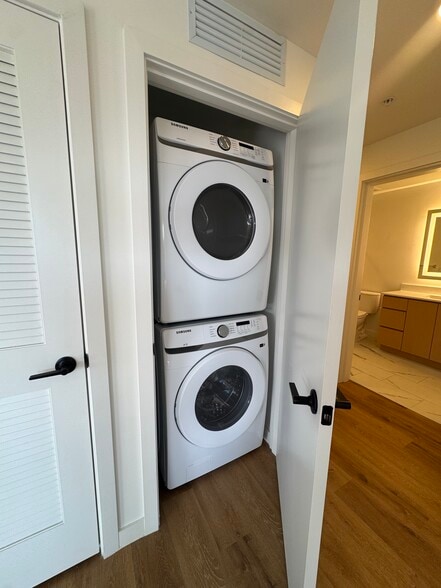 Building Photo - 1655 NW 124th St