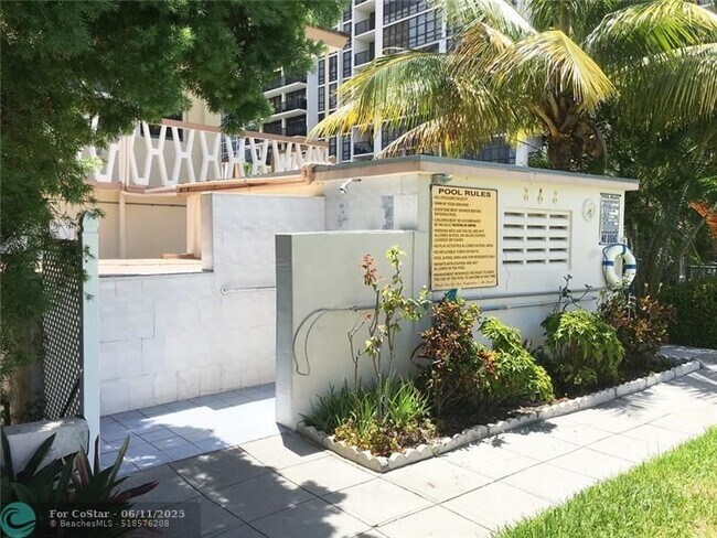 Building Photo - 2001 S Ocean Dr