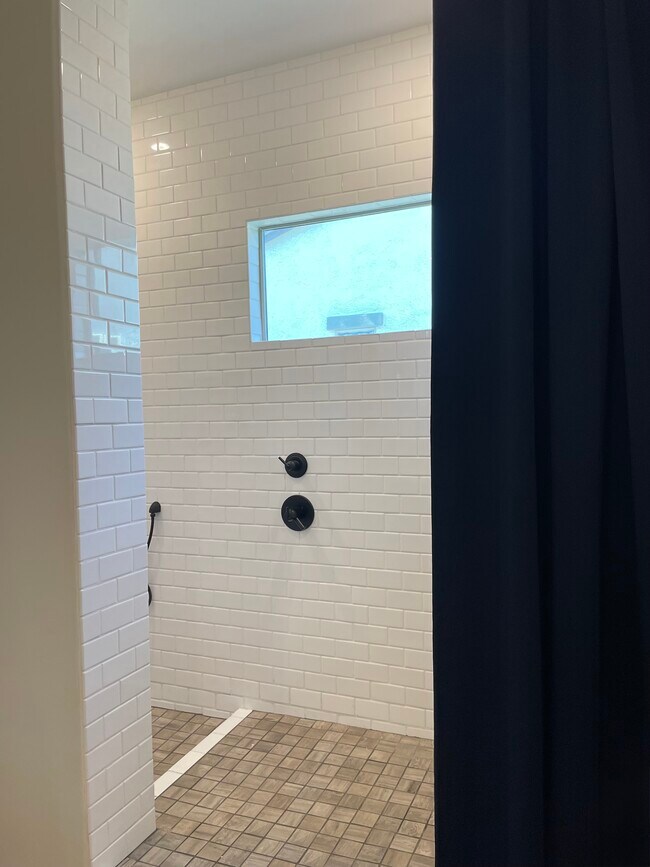 Building Photo - 17243 W Echo Ln