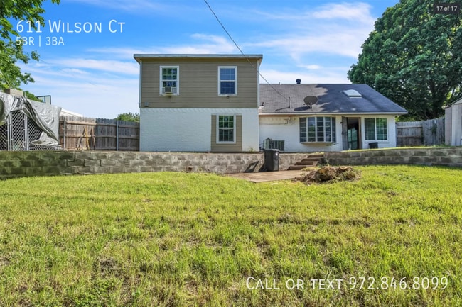 Building Photo - 611 Wilson Ct