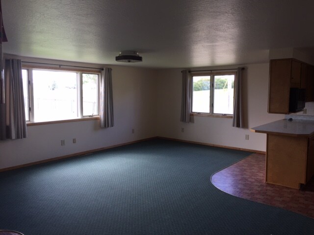 Building Photo - 904 Wilson Ave