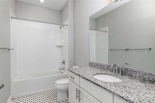 Building Photo - 506 E Robles St