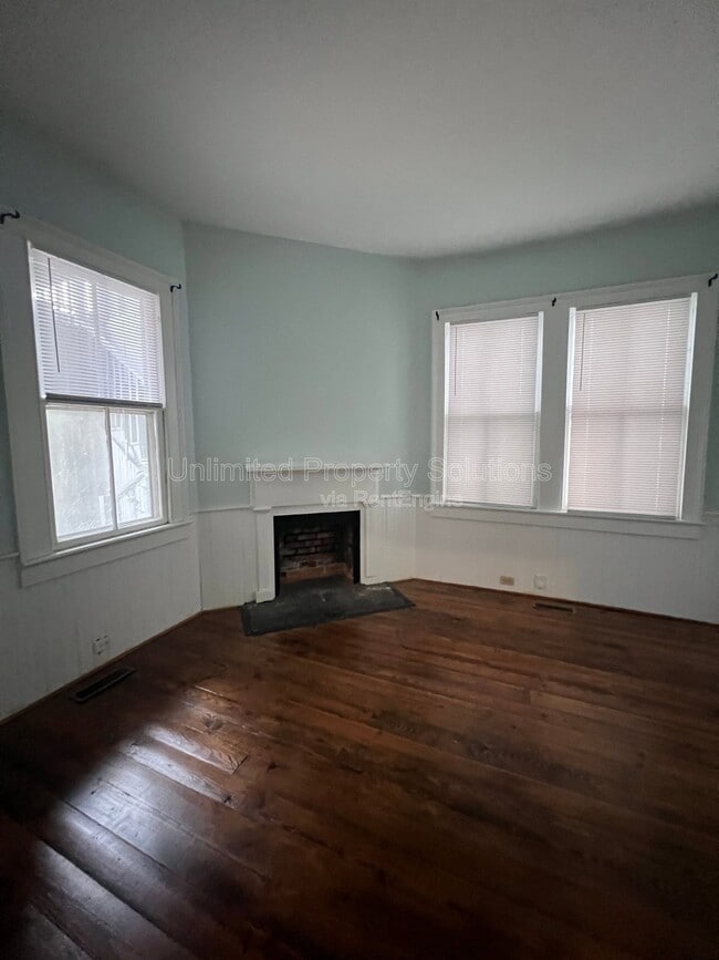 Building Photo - 721 Chestnut St
