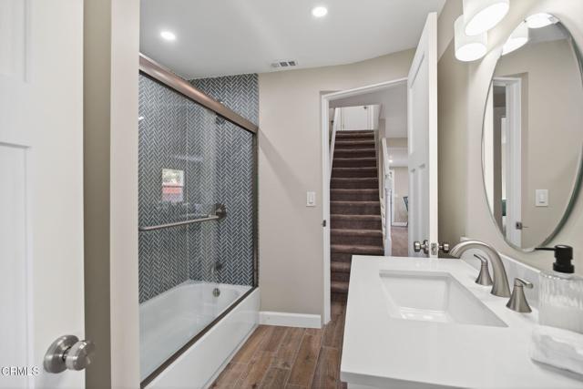 Building Photo - 201 S Olive St