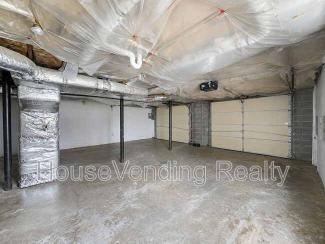 Building Photo - 6204 Trailhead Cir