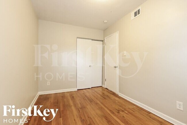 Building Photo - 4561 W 84th Pl