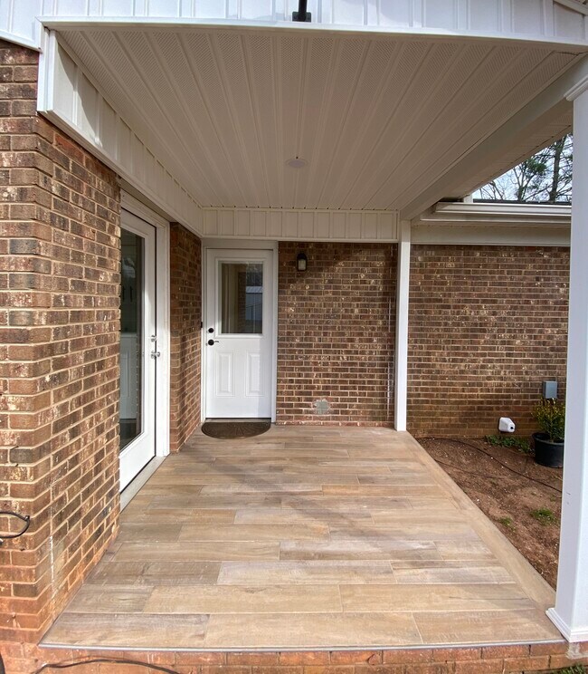 Building Photo - 23 Palmetto Dr