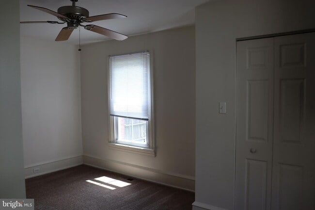 Building Photo - 421 Lyceum Ave