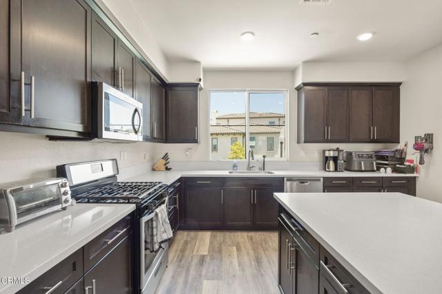 Building Photo - 395 Townsite Promenade