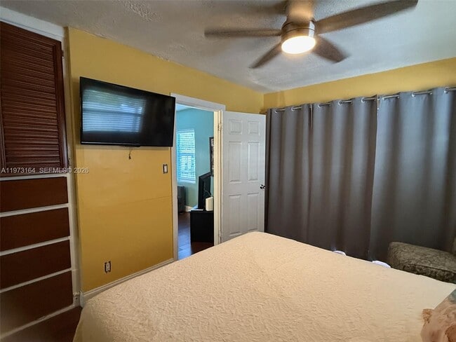 Building Photo - 1544 NW 4th Ave