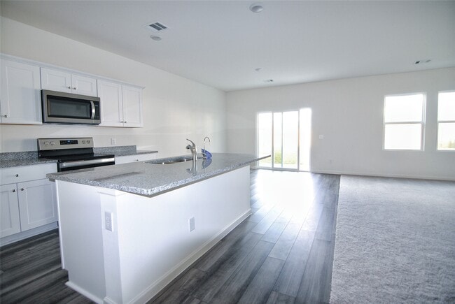 Building Photo - 1052 Water Oak Ln