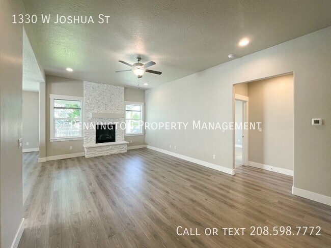 Building Photo - 1330 W Joshua St
