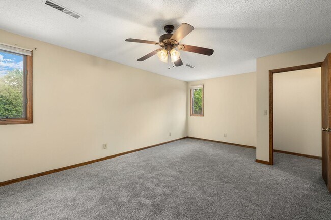 Building Photo - S1005-MF2