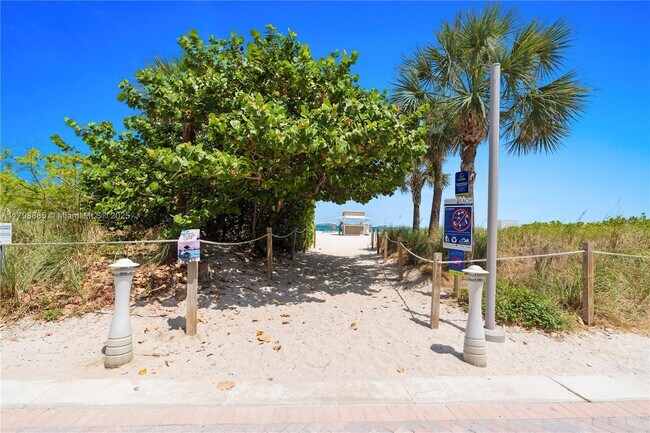 Building Photo - 6039 Collins Ave