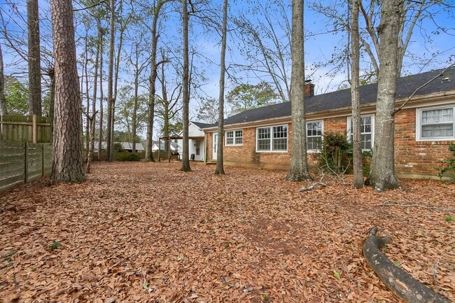 Building Photo - Druid Hills Charmer Available NOW!