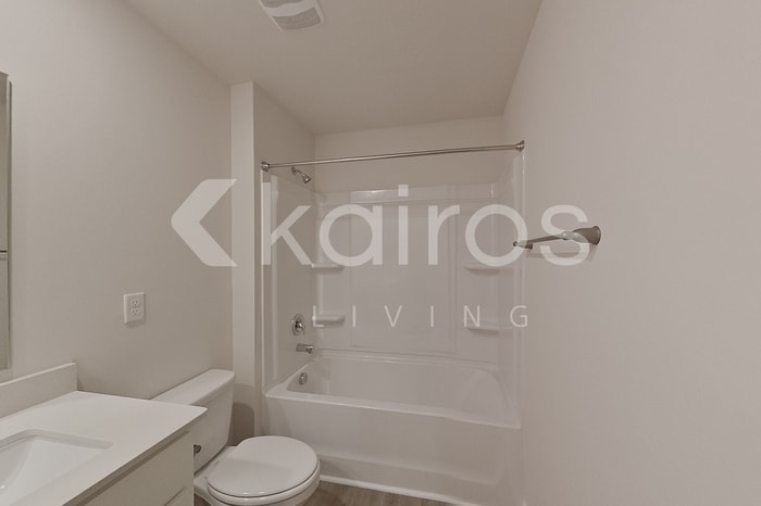 Building Photo - 130 Inez Ave