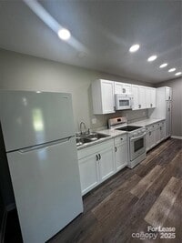 Building Photo - 43 Hawkins Rd