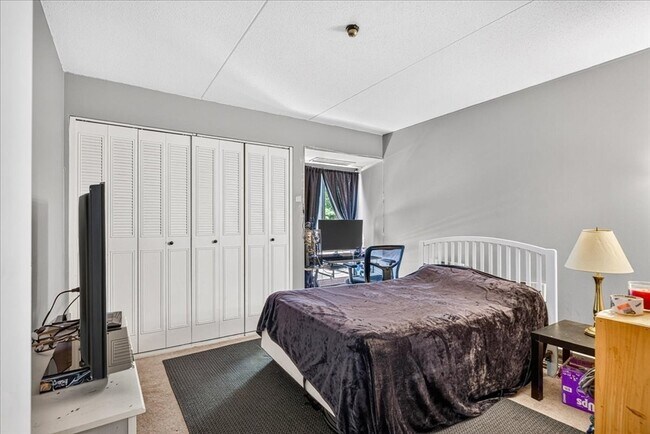 Building Photo - 55 Tall Oaks Dr