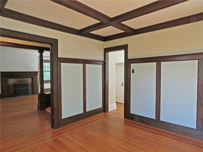 Building Photo - 126 Mt Hope Blvd