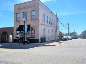 Building Photo - Downtown South Hill Apartment