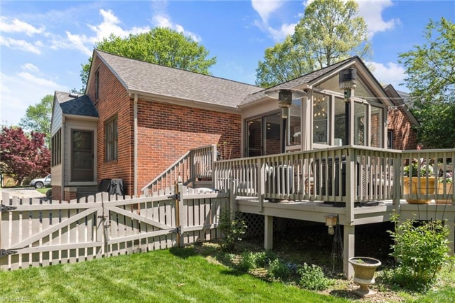 Building Photo - 1115 Grayland St