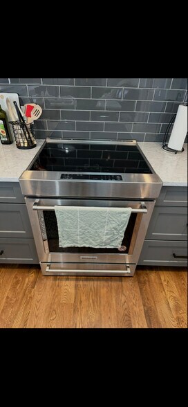 Building Photo - 4327 1/2 Wolff St