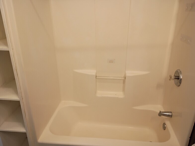 Building Photo - 1081 Arlington Ave SW