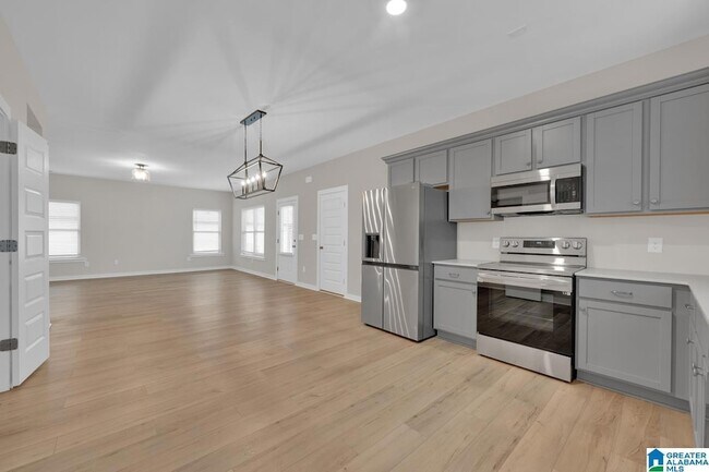 Building Photo - 615 Troubadour Ln