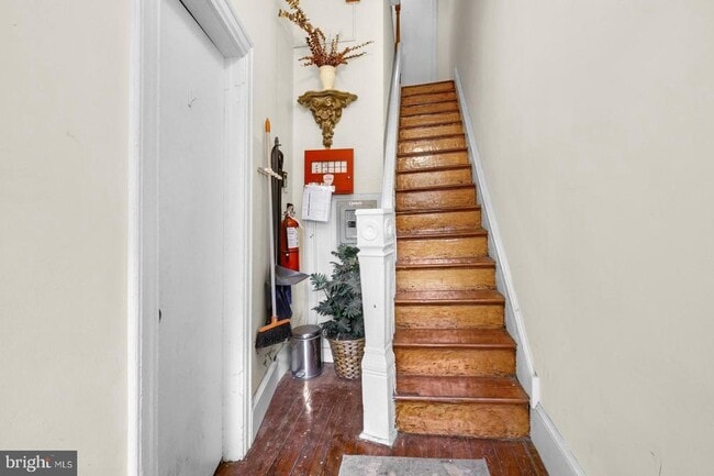 Building Photo - 858 N 25th St