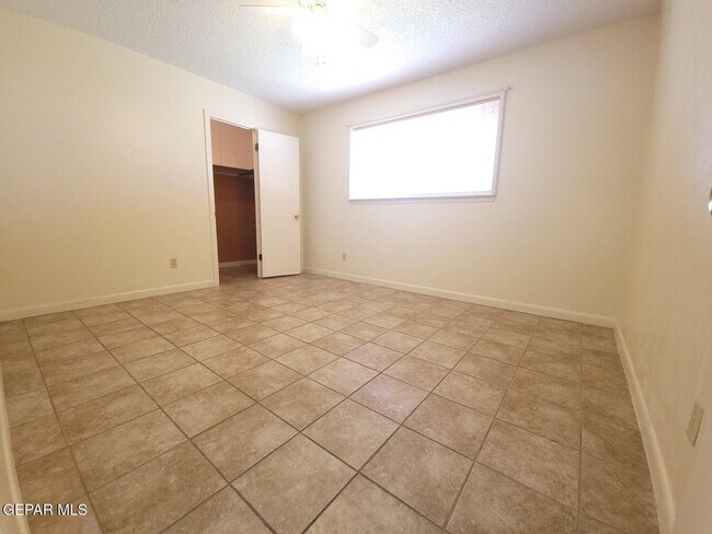 Building Photo - 240 Ferrari Ct