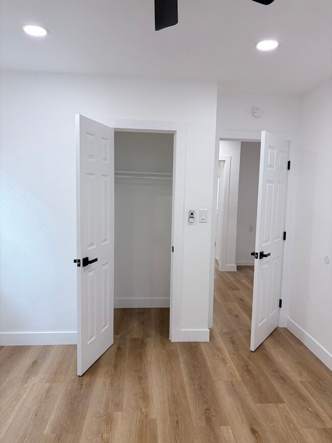 Building Photo - 105 W 83rd St