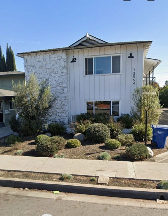 Building Photo - 12554 Brookshire Ave