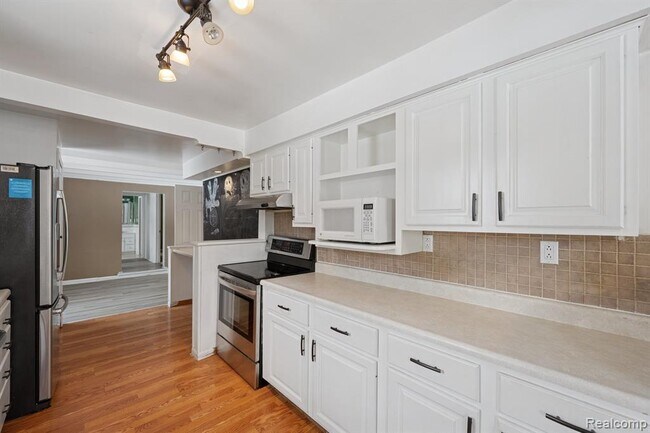 Building Photo - 2266 Newberry Rd