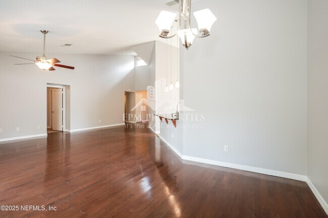 Building Photo - 8038 Loch Lomond Ln
