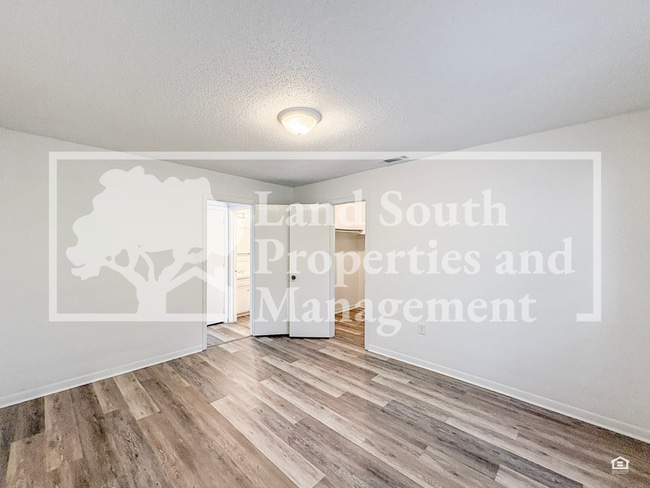 Building Photo - 1703 King Ave