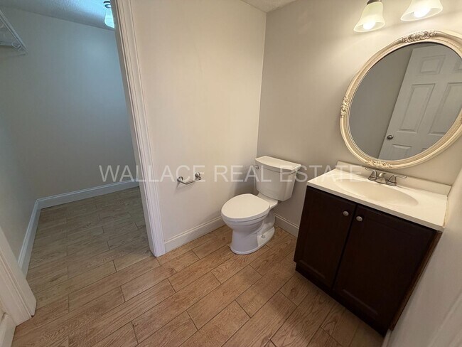 Building Photo - 3 BEDROOM/ 2.5 BATHROOM SOUTH KNOXVILLE HOME!!!