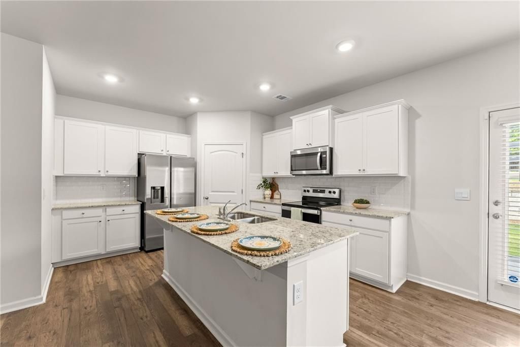 Building Photo - 300 Stoneybrook Dr