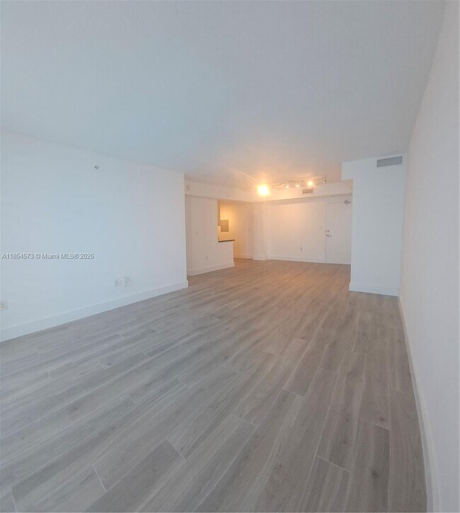 Building Photo - 7501 E Treasure Dr