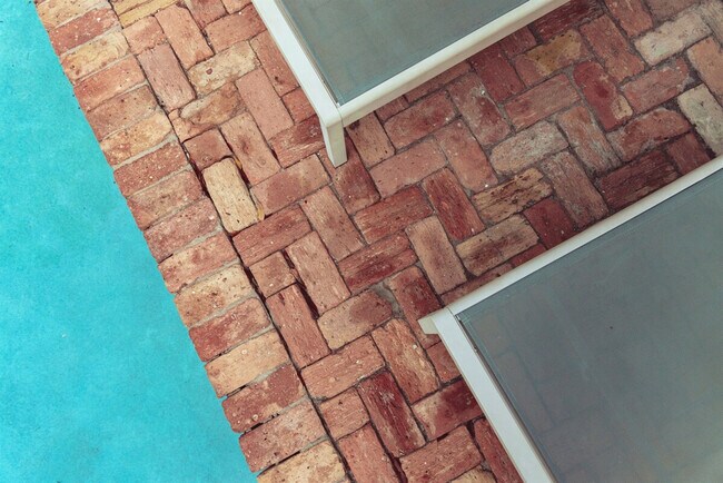 Building Photo - 446 27th St