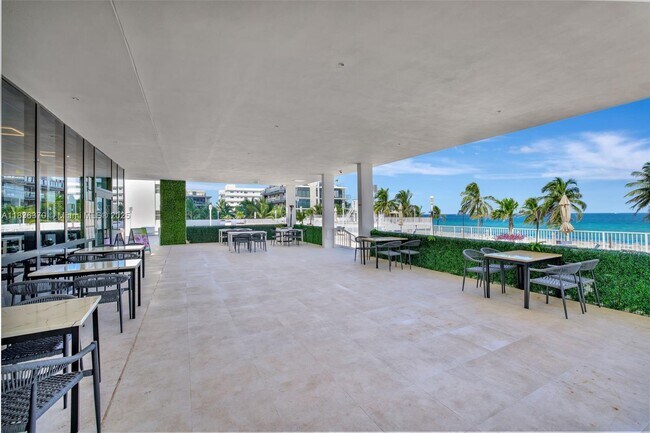 Building Photo - 2301 S Ocean Dr