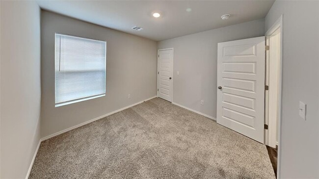 Building Photo - 6133 Bradford Pear Ln