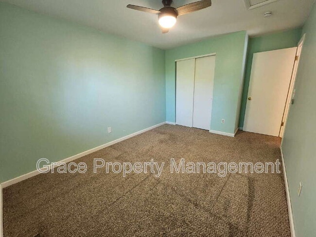 Building Photo - 3300 Queen Ct
