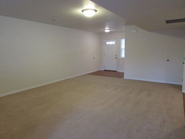 Building Photo - 6186-MF1-E1