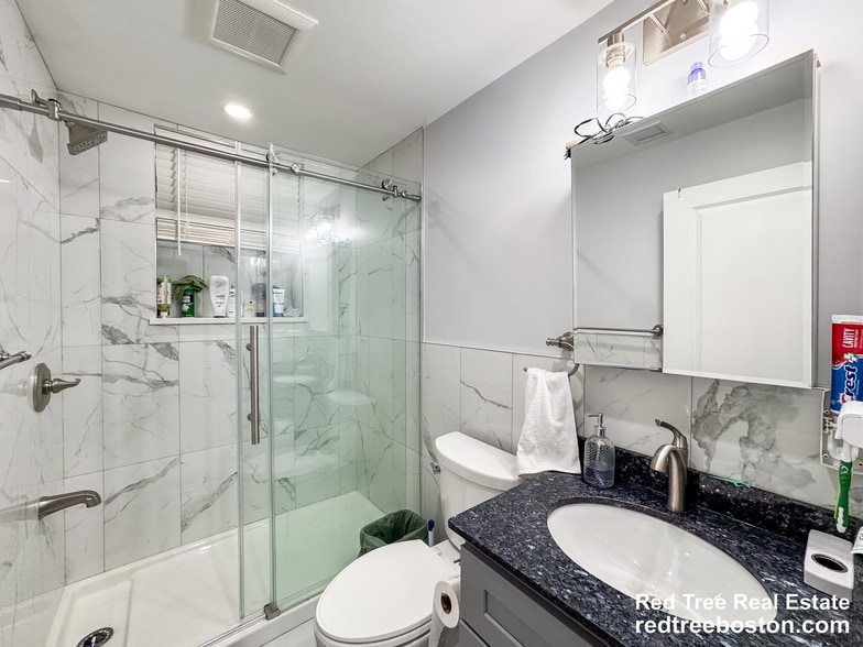 Building Photo - 62 Hecla St